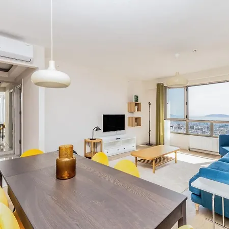 Apartmán Flat W Sea View Terrace Near Metro In Maltepe *