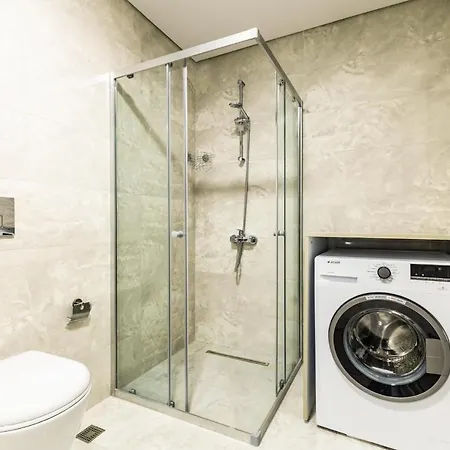 Flat W Sea View Terrace Near Metro In Maltepe *