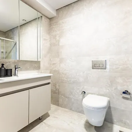 Flat W Sea View Terrace Near Metro In Maltepe *