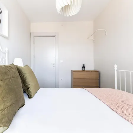 Flat W Sea View Terrace Near Metro In Maltepe Appartement